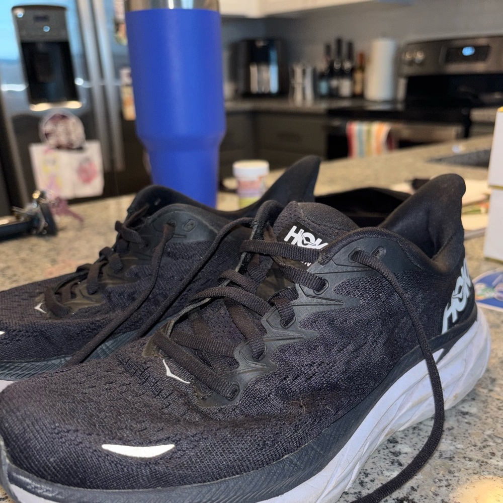 Hoka Black and White Clifton 8 Size 6.5 - Picture 2 of 8